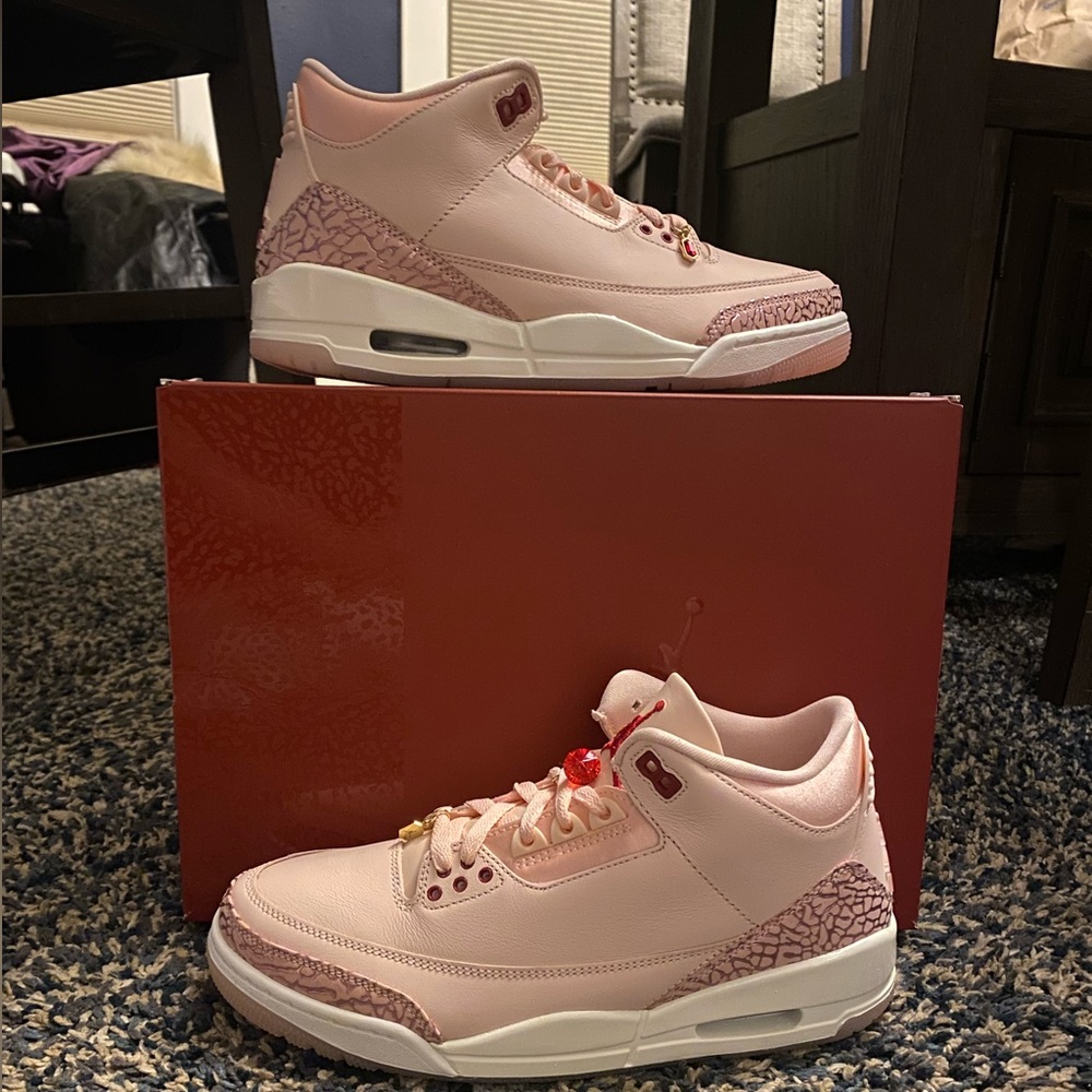 NIB Women's air Jordan 3 retro V-Day size 10